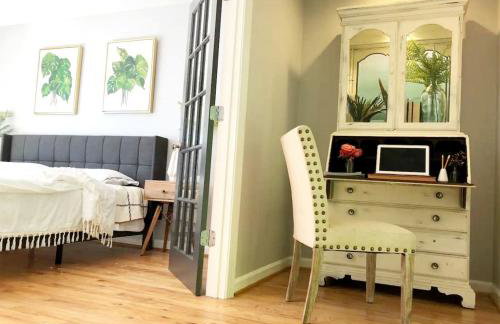 Waterfront Retreat with Spectacular Interior, Jacuzzi and Game Room in NC - Foto 70