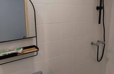 Airport Paris Eiffel Tower Center Roissy CDG - Foto 18