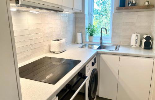 Newly refurbished 2 BR Apartment in South London - Photo 52