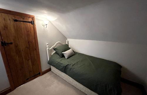 Beautiful Cottage opposite Hedingham Castle! - Photo 19