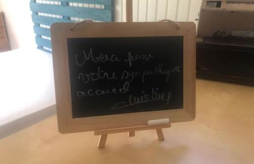 Studio de charme pour séjour tranquille à deux - Groupama Stadium - LDLC Aréna - Fiducial Astéria - Eurexpo - Aéroport St Exupéry - Base nautique du Grand Large - Foto 41