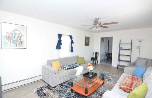 Spacious Home with Parking, Laundry - Near RU, RWJ, NJ Transit - Foto 44