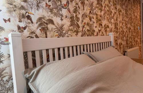 Selby House - Large 3 Bed Victorian Property in Portsmouth - Sleeps 5 - Photo 19