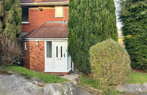 Cosy 3-Bed Retreat - Garden Parking & Bbq - Foto 1