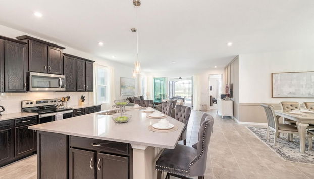 Stunning 7BR Retreat Private Pool Perfect Location - Foto 3, Habitación