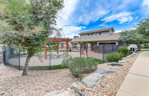 Seasonal Pool, Balcony Quiet and Cozy Aurora Condo! - Foto 3