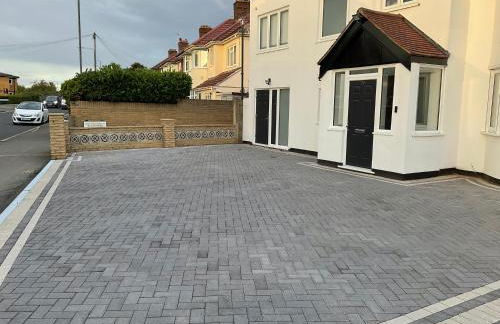 Lovely En-suite Room with private entry, Close to Station - Foto 3