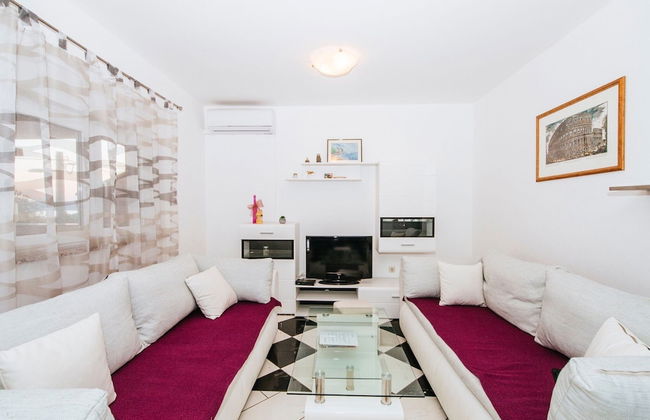 Holiday Home in Jasenice With Garden - Foto 13