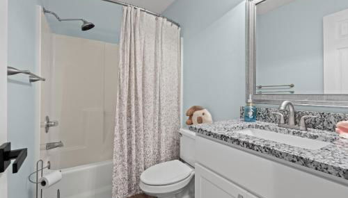 Charming upgraded 2-bed condo in amazing Pawleys Island True Blue Golf Course - Foto 4, towels, Shower