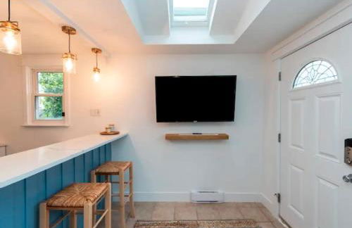 Two Cottages w/ Patios - Close to Beach - Foto 29