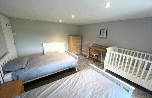 Spacious 3BR Cottage in Beautiful Rural Setting - Pass the Keys - Foto 12