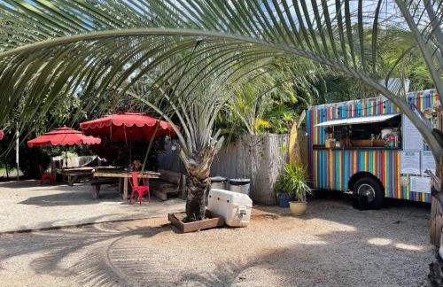 The Three Tables Remote Retreat - Foto 25