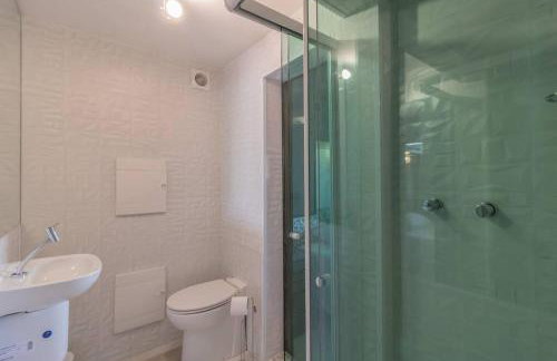 Flat surpreendente 5 pessoas em condomínio moderno 02 suites climatizados - Foto 28