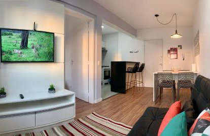 707- Apartamento Encantador, amplo e decorado, quarto, sala, cozinha, mobiliario moderno, cozinha completa com utensílios , Excelente vista da cidade e localização privelegiada no bairro Bigorrilho - Photo 1
