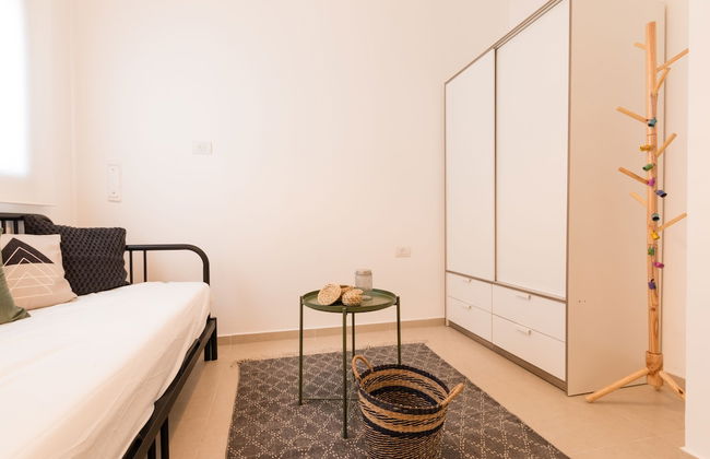 Artsy Modern Bright Apt in Bat Yam - Foto 11