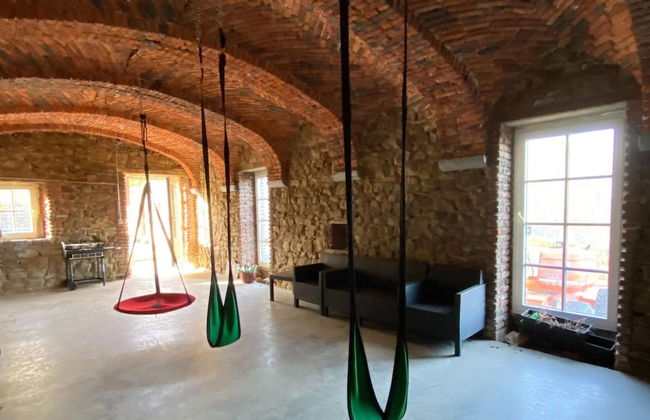 Elegant Hillside Mansion - Photo 29