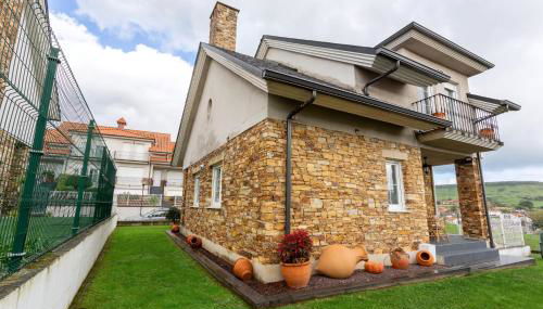 Los cuetos, casa para 6 personas con jardín y parking, a pocos minutos de Suances - Foto 5, Garden