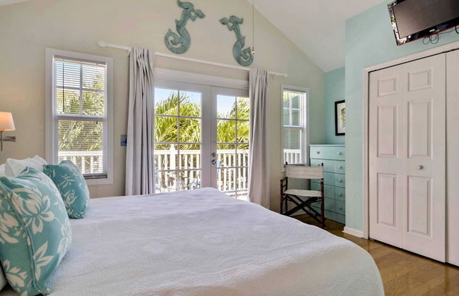 Breezy Bungalow by Avantstay Close 2 Zachary Taylor State Park & Beach w/ Shared Pool Week Long Stays - Foto 14