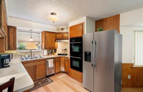 DFW 3BR Luxury Family Escape with Pool and Game Room - Foto 11