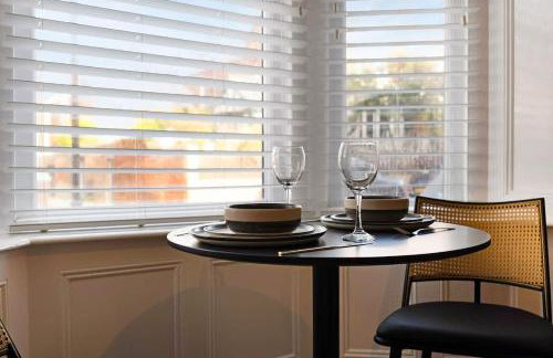 Convenient 2BR Stay on Gladstone Street Near Transport - Photo 13