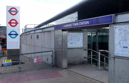 Cozylease 3 Bedroom Canary Wharf Family,Workcation, Fast WiFi, Workspace,1 stop to City - Photo 67