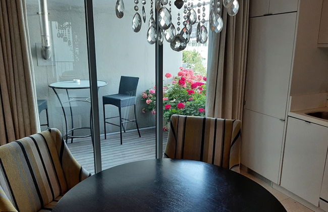 Purple House - Photo 47