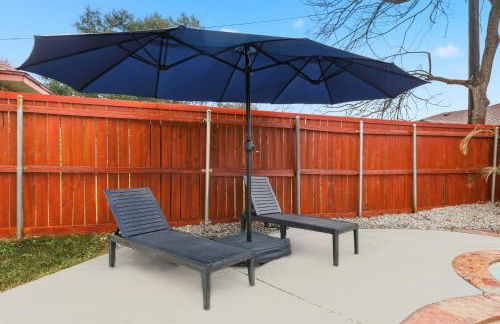 Luxury Living w Backyard Pool Oasis 5BD 3BA - Foto 36