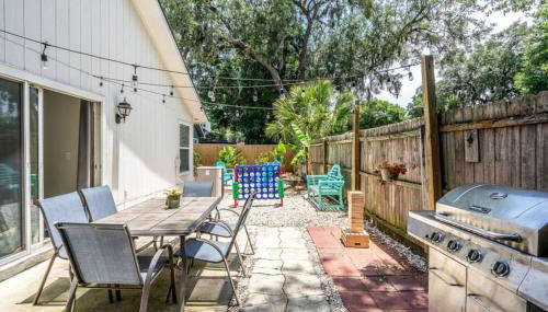 Beach Retreat with Backyard Flair and Yard Games - Photo 5