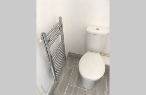 Comfy New Self Contained 1 Bed Flat - Modern! - Photo 24