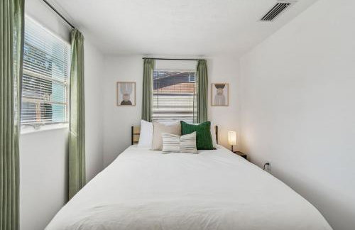 Elegant Largo Retreat, Sleeps 8, 10 Mins to Beach - Foto 36