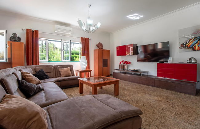 Aroeira Villa Sleeps 10 With Pool - Foto 11