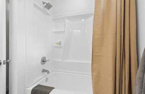 Lucky Cowboy Lodge Near WinStar - Cozy 3BR Home - Foto 34