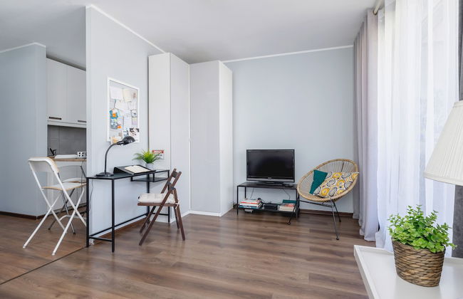 5th Floor Studio in Katowice by Renters - Photo 8