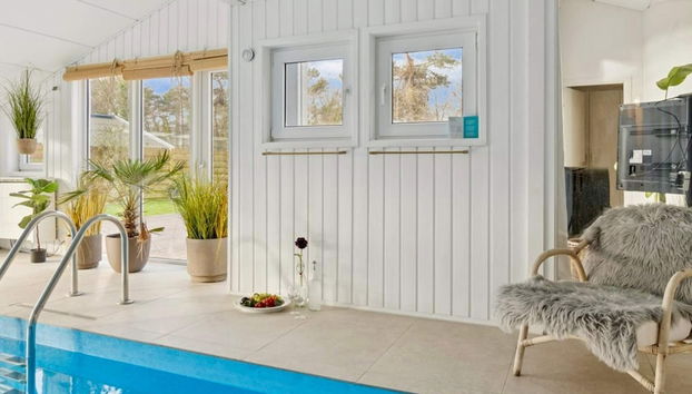 8 Person Holiday Home in Nexo - Foto 4, Piscina