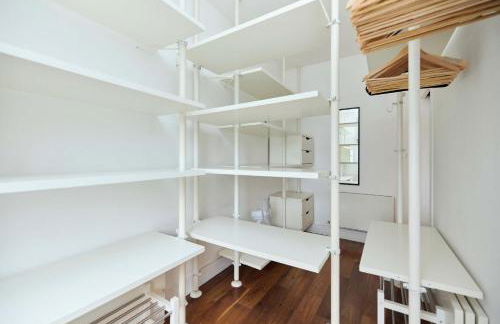 The Clapham Crib - Spacious 4BDR House with Patio - Photo 55