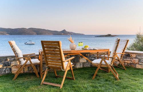 BeachSide Escape Apartments - Photo 2