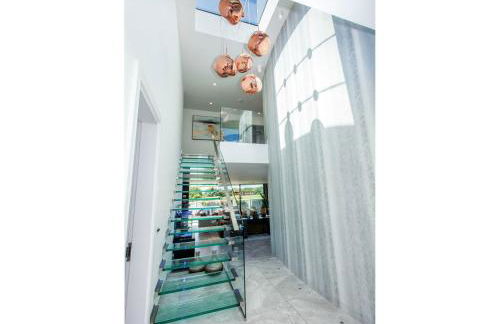 Cooden Beach: 4BD Retreat with Cinema - Foto 11