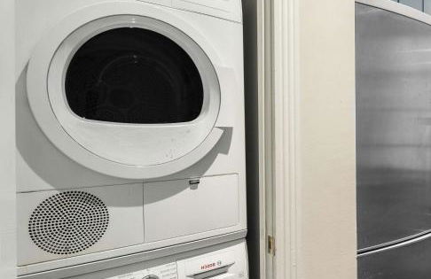 Modern Manhattan Haven Near Everything - Photo 14