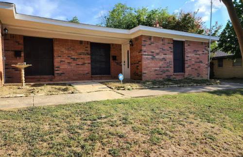 Spacious Stay for 12 - Central Fort Worth - Photo 1