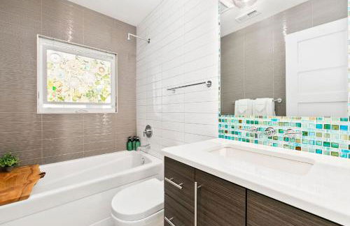 Maple Courtyard - Old Town with King Suite & Piano - Foto 10