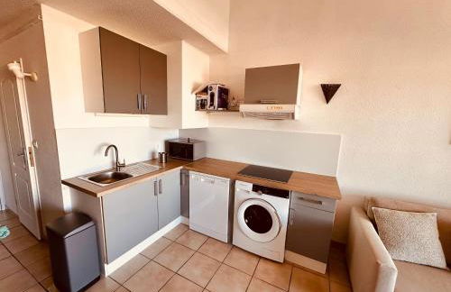 Charmant T2 rénové avec vue mer - Foto 3