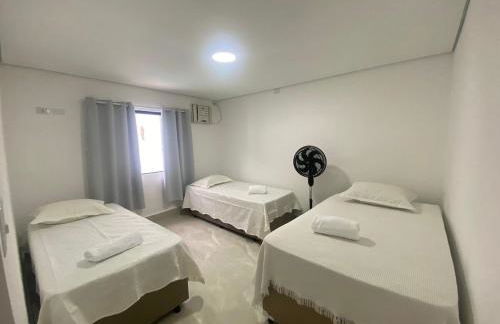 Linda casa em Guaiúba, Guarujá, 2 suites e piscina - Foto 9