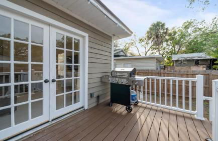 Modern Moroccan Villa w/ Firepit, BBQ + Game Room! - Foto 20