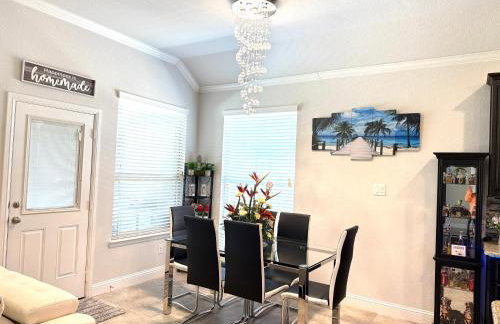 Modern Family Fun Home near AT&T Stadium, Rangers,6Flags, Epic Water Park - Foto 19