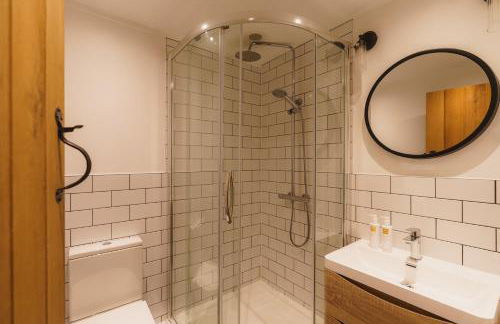 Half Way House, Clappersgate, sleeps 8 - Foto 33