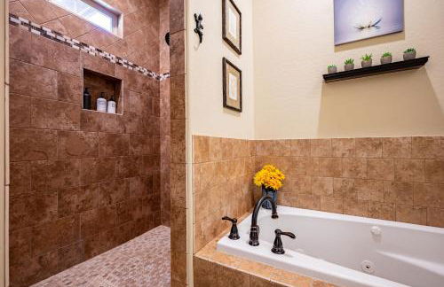 Spacious 3BR Retreat - Mountain Views - Foto 35