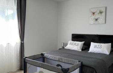 Holiday House M&A&K with swimming pool - Foto 16