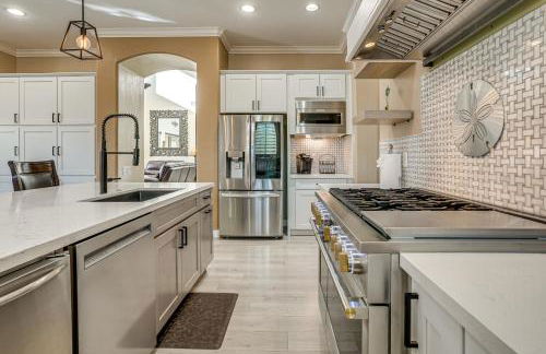 Mtn-View Patio Oasis! Luxe Family Home in Peoria - Foto 8