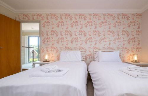 Stunning 5-bed 3-bath house close to the sea! - Foto 58