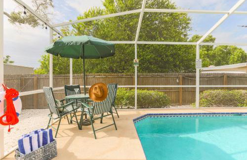 Salty Tide Getaway - Nightlife, Pool, Play, Beach - Foto 33